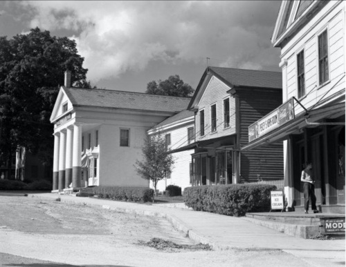 Percey's Newsroom in 1946.